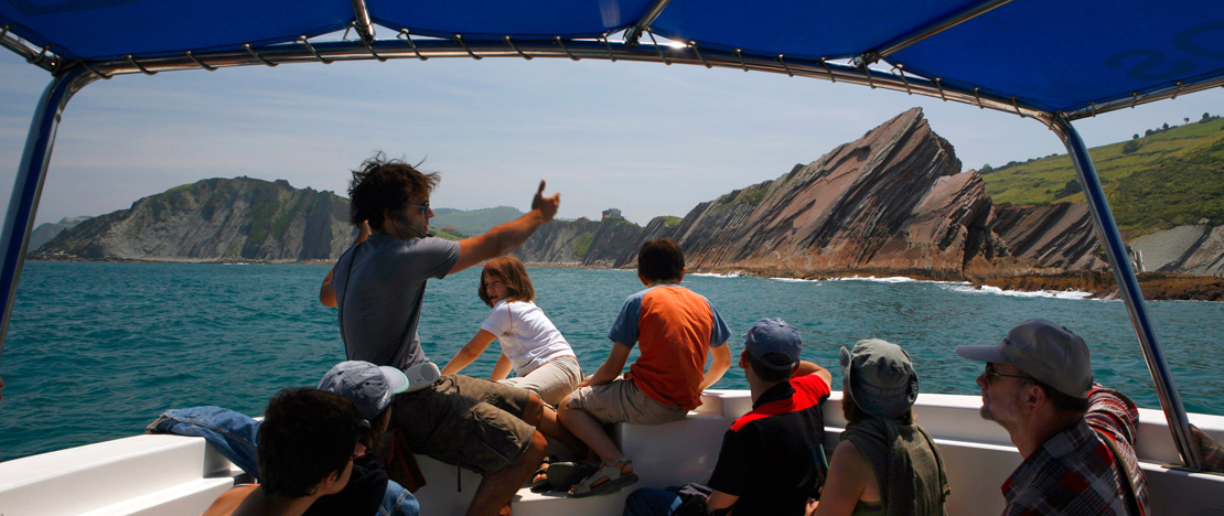 Alójate en el agroturismo Haitzalde y explora la costa vasca y su entorno natural